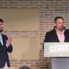Gallardo y Abascal en la noche electoral el 13 de febrero de 2022 en Valladolid.