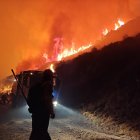 Bomberos forestales BRIF de Tabuyo del Monte en el incendio de Barniedo de la Reina