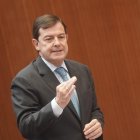 El presidente de la Junta de Castilla y León, Alfonso Fernández Mañueco, durante el pleno.