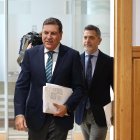 El consejero de Economía y Hacienda y portavoz, Carlos Fernández Carriedo, comparece en rueda de prensa posterior al Consejo de Gobierno.