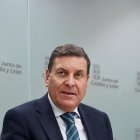 El consejero de Economía y Hacienda y portavoz, Carlos Fernández Carriedo, comparece en rueda de prensa posterior al Consejo de Gobierno.