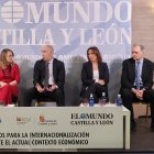 Pablo R. Lago, Elena Martín, Carlos Martín Tobalina, Carmen San Martín y Rafael Simón, en el club de prensa ‘Retos para la internacionalización ante el actual contexto económico’.