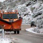 Nieve en las carreteras de la vertiente leonesa de la Cornisa Cantábrica en una foto de archivo.