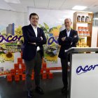 Alfonso Fernández Mañueco y el presidente de Acor, Jesús Posadas, en las instalaciones de la cooperativa.