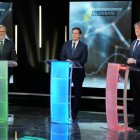 El candidato de VOX, Carlos Pollán; el candidato del PP, Alfonso Fernández Mañueco y el candidato del PSOE, Carlos Martínez, en el segundo debate electoral de la campaña.