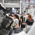 Zona de parachoques en la factoría de Carrocerías de Renault Group España en Valladolid en una foto de archivo.