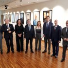 Los expresidentes del Parlamento de Castilla y León, posan junto a los nuevos retratos tras su presentación