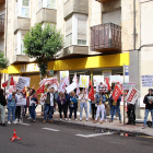 Concentración sindical ante un establecimiento de Alimerka en León. / ICAL