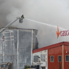 Incendio en la fábrica de Cascajares en Dueñas. E.M.