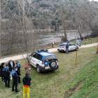 Efectivos de Policía y Bomberos rastrean el cauce para encontrar el cuerpo de una persona desaparecida en el río Duero a su paso por Soria.- ICAL