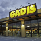 Una fachada de un supermercado GADIS. E.M.