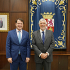 El presidente de la Junta de Castilla y León, Alfonso Fernández Mañueco, mantiene un encuentro con el embajador de Portugal, Joâo Mira Gomes. -ICAL
