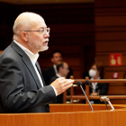 El procurador de Ciudadanos, Francisco Igea, durante su intervención en el pleno de las Cortes.- ICAL