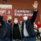 Pedro Sánchez, Luis Tudanca y José Luis Rodríguez Zapatero en el acto electoral del PSOE celebrado en León.- ICAL