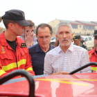 El ministro de interior, Fernando Grande-Marlaska y la delegada del gobierno, Virginia Barcones, visitan el puesto de mando del incendio de Losacio, Zamora