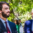 El vicepresidente de la Junta, Juan García-Gallardo, junto al presidente de la CEOE de Castilla y León, Santiago Aparicio.- ICAL
