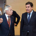 Félix Cano y Carlos Fernández Carriedo en la asamblea general del Clúster de la Automoción (Facyl). ICAL