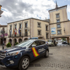Vehículo de la Policía Nacional en Aranda de Duero.- PACO SANTAMARÍA