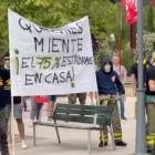 Protesta en las Cortes por la gestión del incendio en Zamora. / E. M.