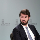 El vicepresidente de la Junta de Castilla y León, Juan García-Gallardo, en la rueda de prensa posterior al Consejo de Gobierno.- ICAL