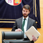 El vicepresidente de la Junta, Juan García-Gallardo, en su comparecencia en las Cortes.- ICAL