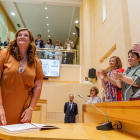 El Ayuntamiento de Segovia celebra una sesión de pleno extraordinaria para la elección y proclamación de la nueva alcaldesa, Clara Martín. -ICAL