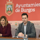 El alcalde de Burgos, Daniel de la Rosa, acompañado por la teniente de alcalde, Nuria Barrio.- ICAL