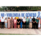 Concentración por las víctimas del crimen de La Rondilla, este martes en la Delegación del Gobierno de Castilla y León, en Valladolid. E. M.
