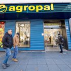 La característica imagen exterior de los establecimientos de Agropal - PHOTOGENIC