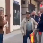 Momento de la agresión a Olegario Ramón.