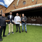 Julián Anaya, Pablo de los Ríos, Javier Sánchez y Rafael Miquel, frente al restaurante Ágora de Protos