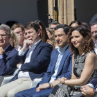 Alberto Núñez Feijóo, Alfonso Fernández Mañueco, Juanma Moreno, Isabel Díaz Ayuso y López Miras ayer en Salamanca