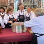 El delegado del Gobierno en Castilla y León, Nicanor Sen, participa en la XXI Feria Agroalimentaria y Alubiada de La Bañeza (León)