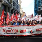 Los sindicatos se manifiestan ante la sede de la FELE, en León.