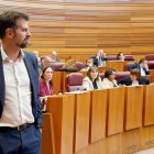 El secretario general del PSOE de Castilla y León, Luis Tudanca, en la segunda sesión del pleno de las Cortes.