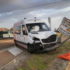 Una persona de 70 años ha falleció esta tarde tras un accidente de tráfico ocurrido, cerca de las 14.05 horas, en el kilómetro 41 de la carretera CL-615, a la altura de Villanueva de los Nabos, en el término municipal de Villaturde (Palencia), tras la colisión entre una ambulancia con enfermos de diálisis y un turismo