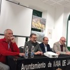 Acto de homenaje al poeta en el Ayuntamiento de Nava de la Asunción.