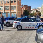La Policía Local de Burgos, en el entorno del colegio tras la fuga de gas