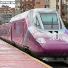Tren Avlo de Renfe en la estación Campo Grande de Valladolid.