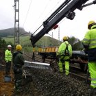 Obras de Adif en la línea del AVE Palencia-Cantabria.