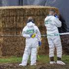 La Policía científica trabaja en la finca cercana a Ciudad Rodrigo donde apareció un joven sin vida