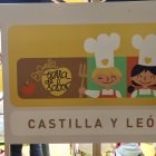 La consejera de Agricultura, Ganadería y Desarrollo Rural, María González Corral, visita el expositor de Tierra de Sabor en el XXXVIII Salon Gourmets.