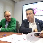 Luis Mariano Santos junto al candidato por León, Eduardo López Sendino