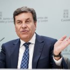 El consejero de Economía y Hacienda y portavoz, Carlos Fernández Carriedo, comparece en rueda de prensa posterior al Consejo de Gobierno.