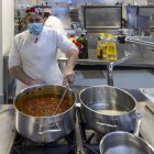 Cocineros de diferentes restaurantes de Salamanca hacen menus especiales para los enfermos internados en el hospital clínico de Salamanca