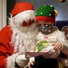 Visita de Papá Noel al Hospital de León