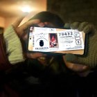 Reunión entre la Comisión de Fiestas de Villamanín y los vecinos premiados con el gordo de la Lotería de Navidad.