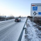Hielo y nieve en carreteras secundarias de la comarca de Peñaranda de Bracamonte (Salamanca)