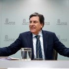 El consejero de Economía y Hacienda y portavoz, Carlos Fernández Carriedo, comparece tras la celebración del Consejo de Gobierno.