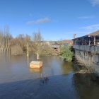 El río Órbigo a su paso por Cebrones del Río (León).